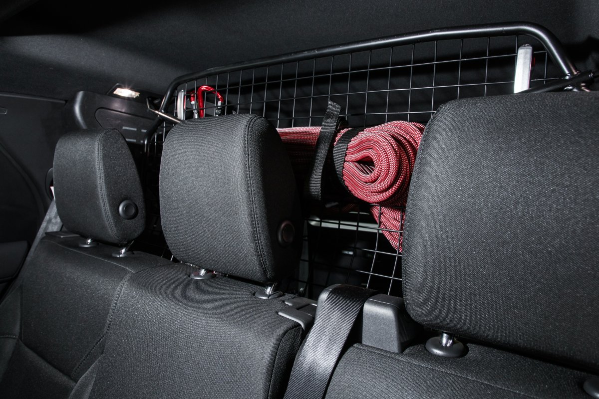 land-rover-also-installed-netting-to-hang-bungee-cords