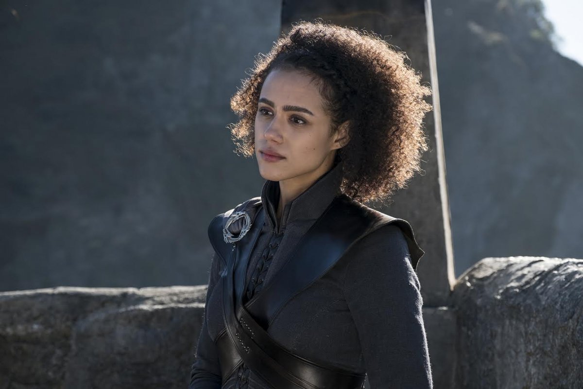 missandei-is-also-looking-at-something