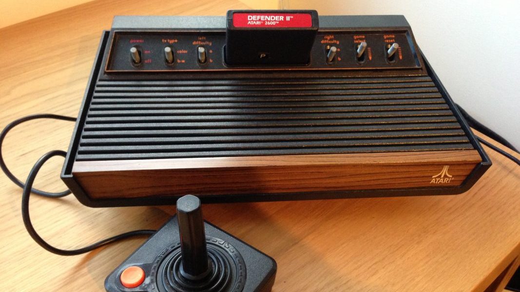 Atari-2600-with-Joystick-e1497647366204