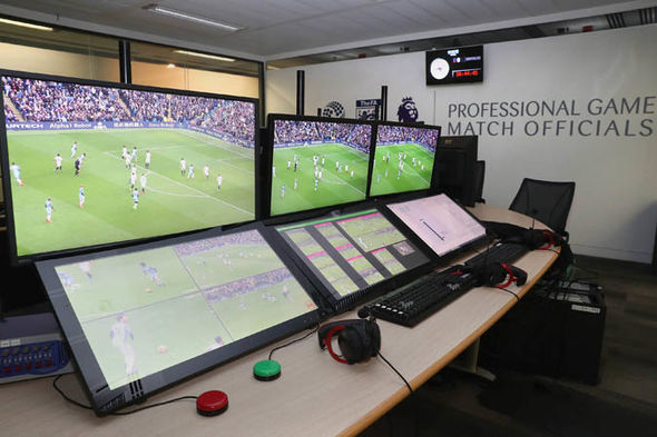 VAR-video-assistant-referee-what-is-how-work-1189426